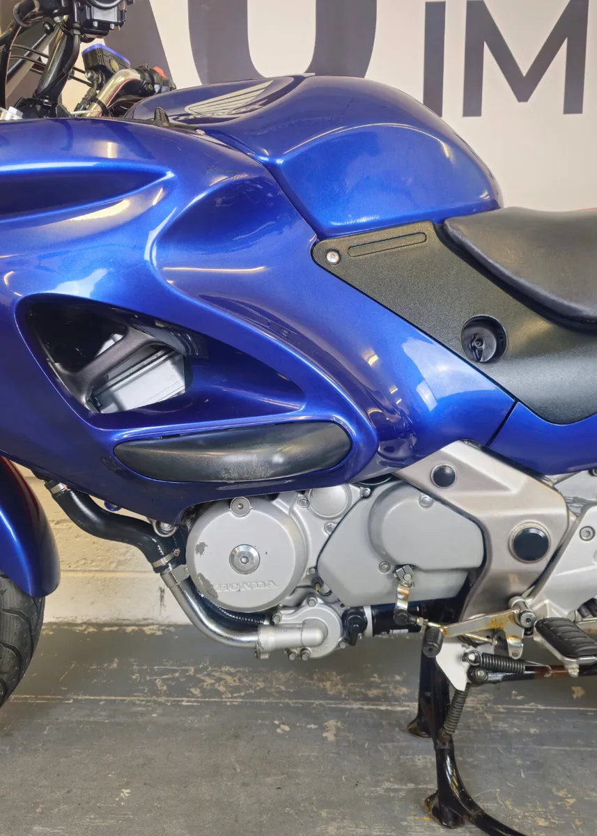 2006 Honda Deauville NTV650 - Image 2