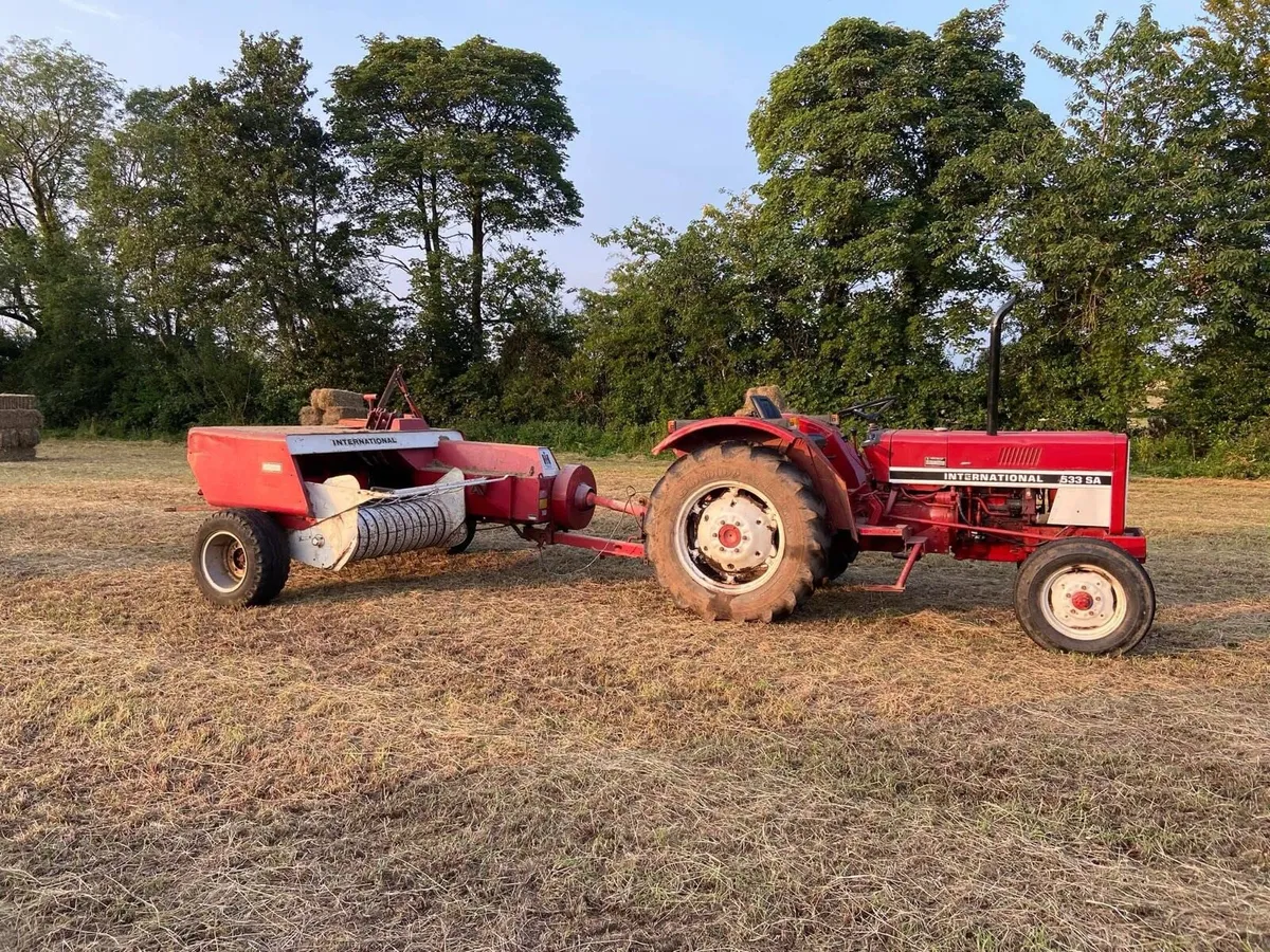 International 533 tractor - Image 3