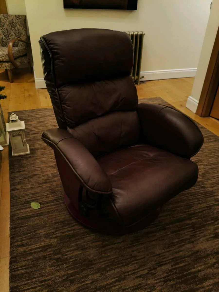 Beautiful wine leather recliner 150 - Image 4
