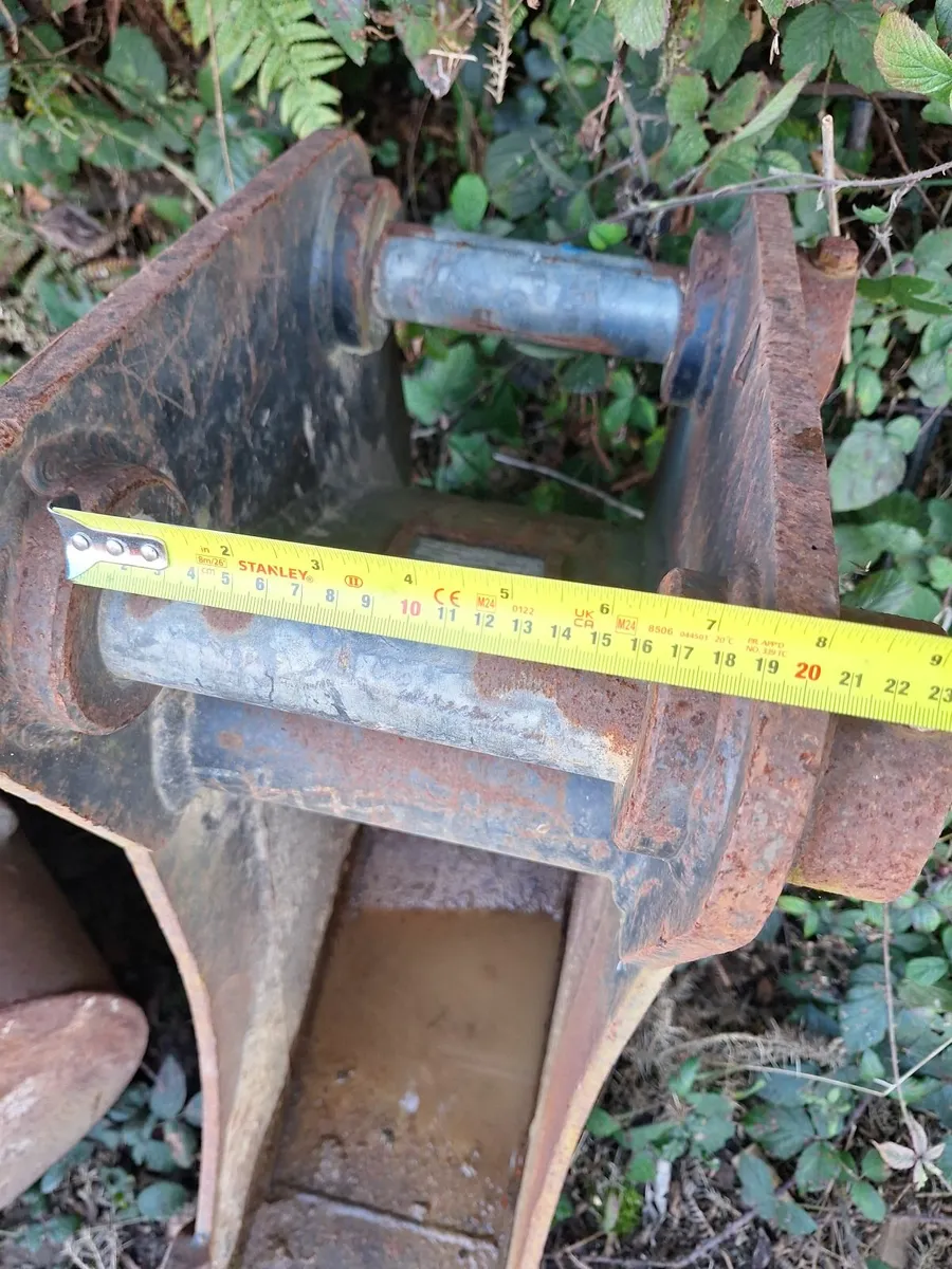 Strickland 12" bucket 50mm pins - Image 2