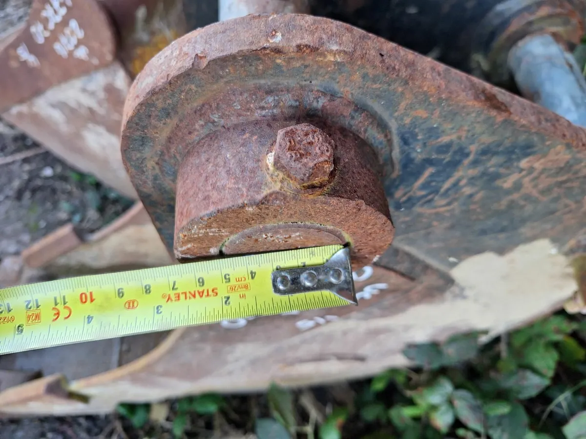 Strickland 12" bucket 50mm pins - Image 3