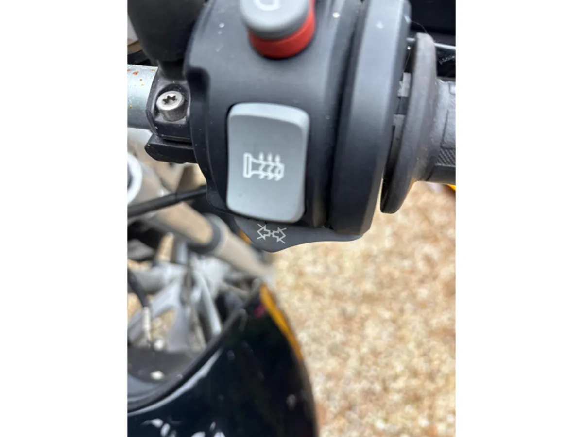 BMW 1-Series CYCLE R1200R 6 SPEED - Image 2