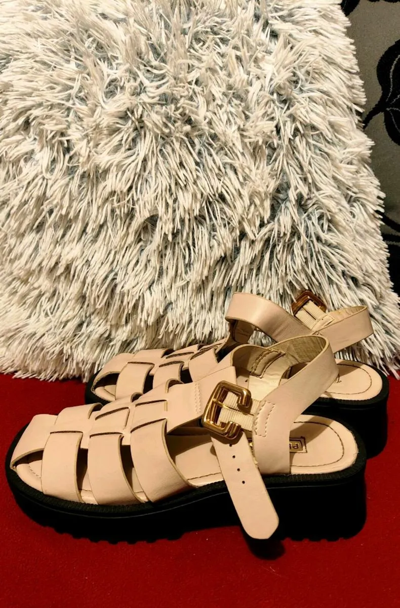 🩰 Primark Chunky Woven Sandals – Size UK 4 / EUR - Image 4