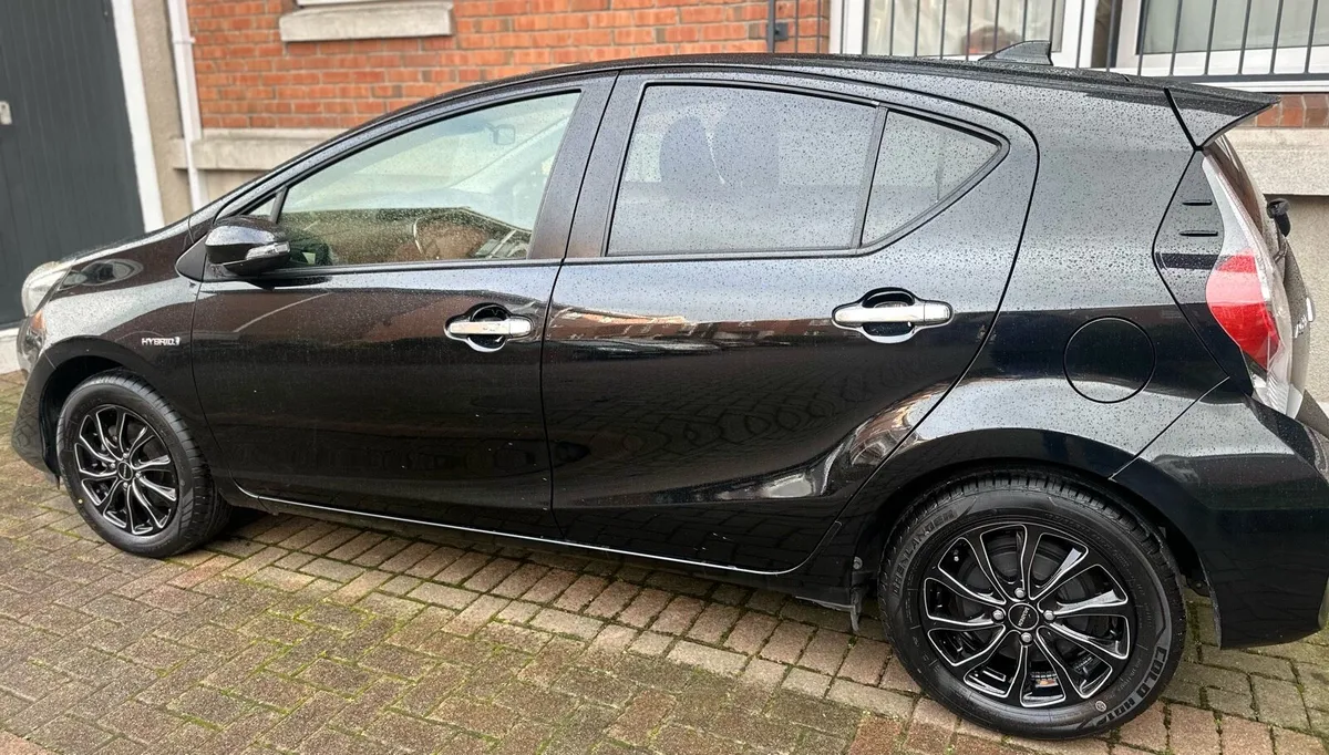 Toyota Aqua Hybrid 2017 Full Option Car - Image 4