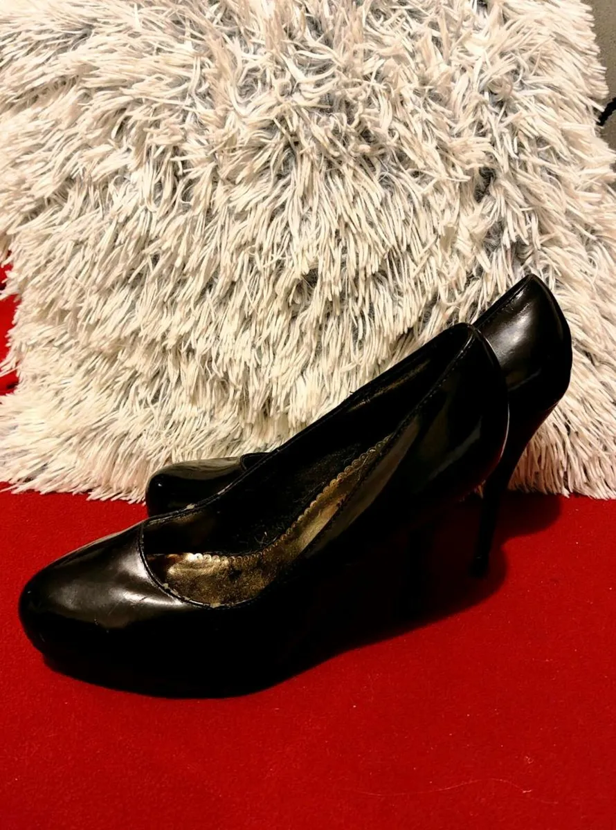 SAINT'S Fashion Black Patent Heels – Size UK 7 / E - Image 4