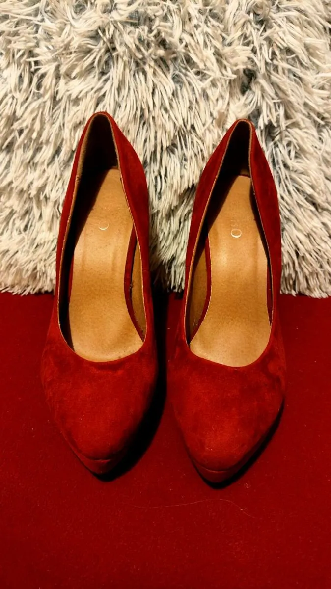 EBO Red Suede Platform Heels – Size UK 6/39 - Image 2