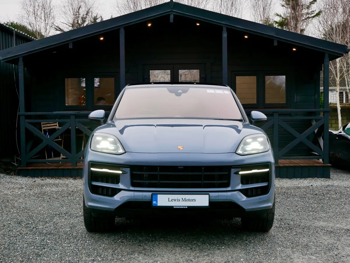 2025 Porsche Cayenne Coupe E-Hybrid - Image 2