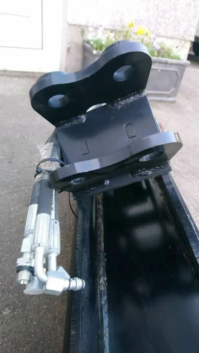 MIVA JPC LANDSCAPING TILTING MINI DIGGER BUCKET - Image 3