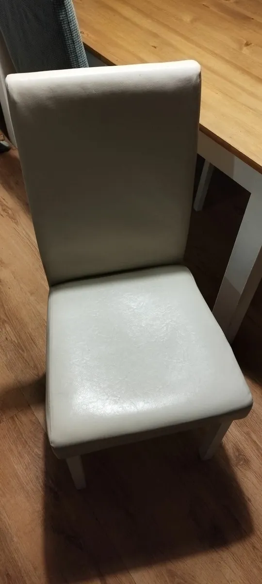 Dining table and chairs - Image 3