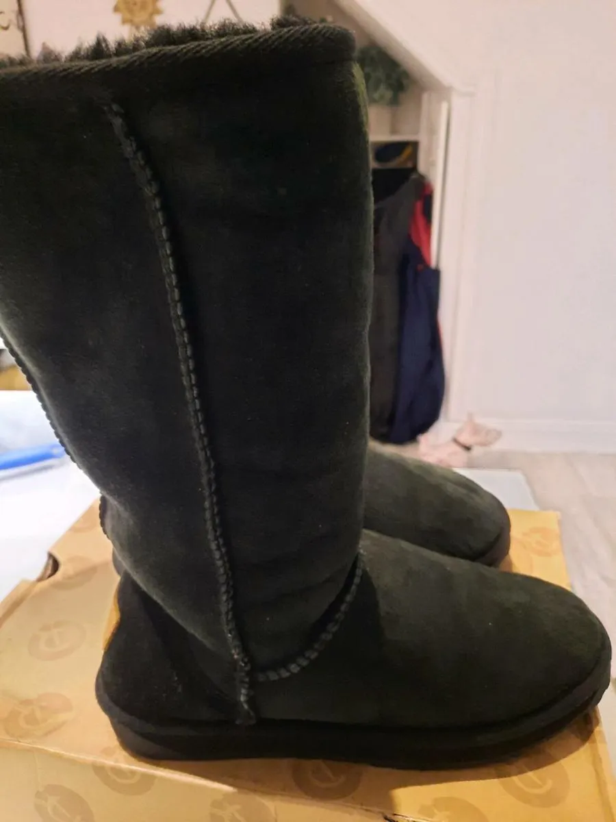 Just Sheep skin Boots. - Image 2