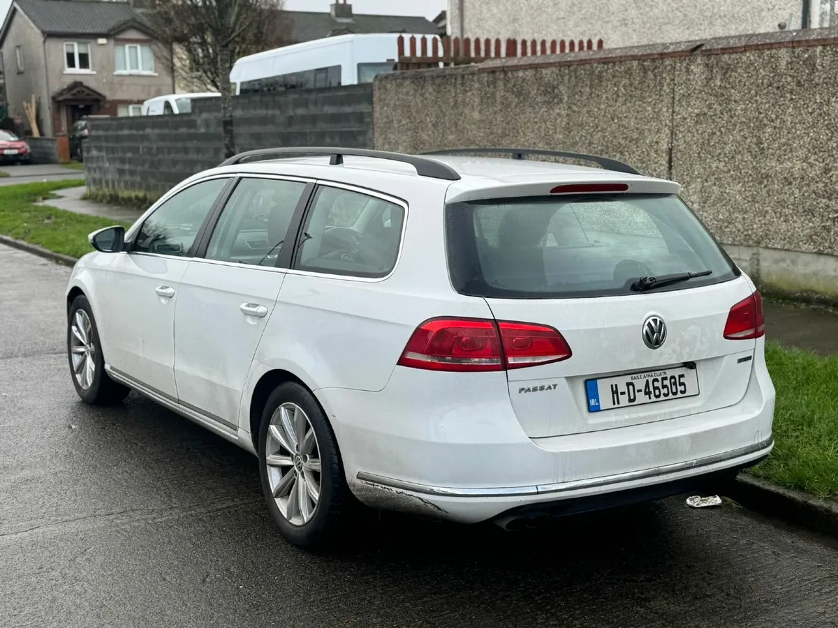 Volkswagen Passat 2011 Automatic - Image 1