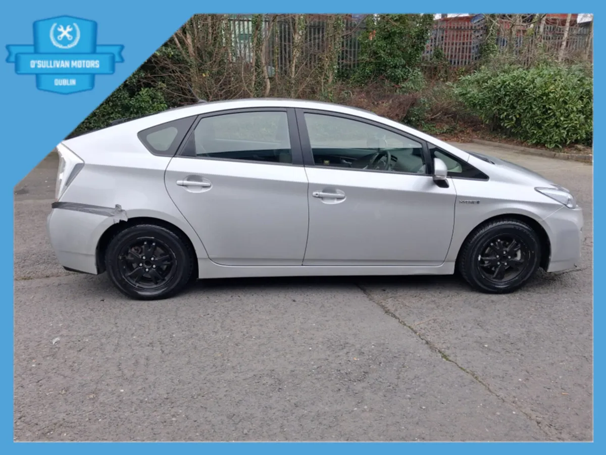 Toyota Prius / 2012 / 1.8 PETROL HYBRID / AUTO - Image 4