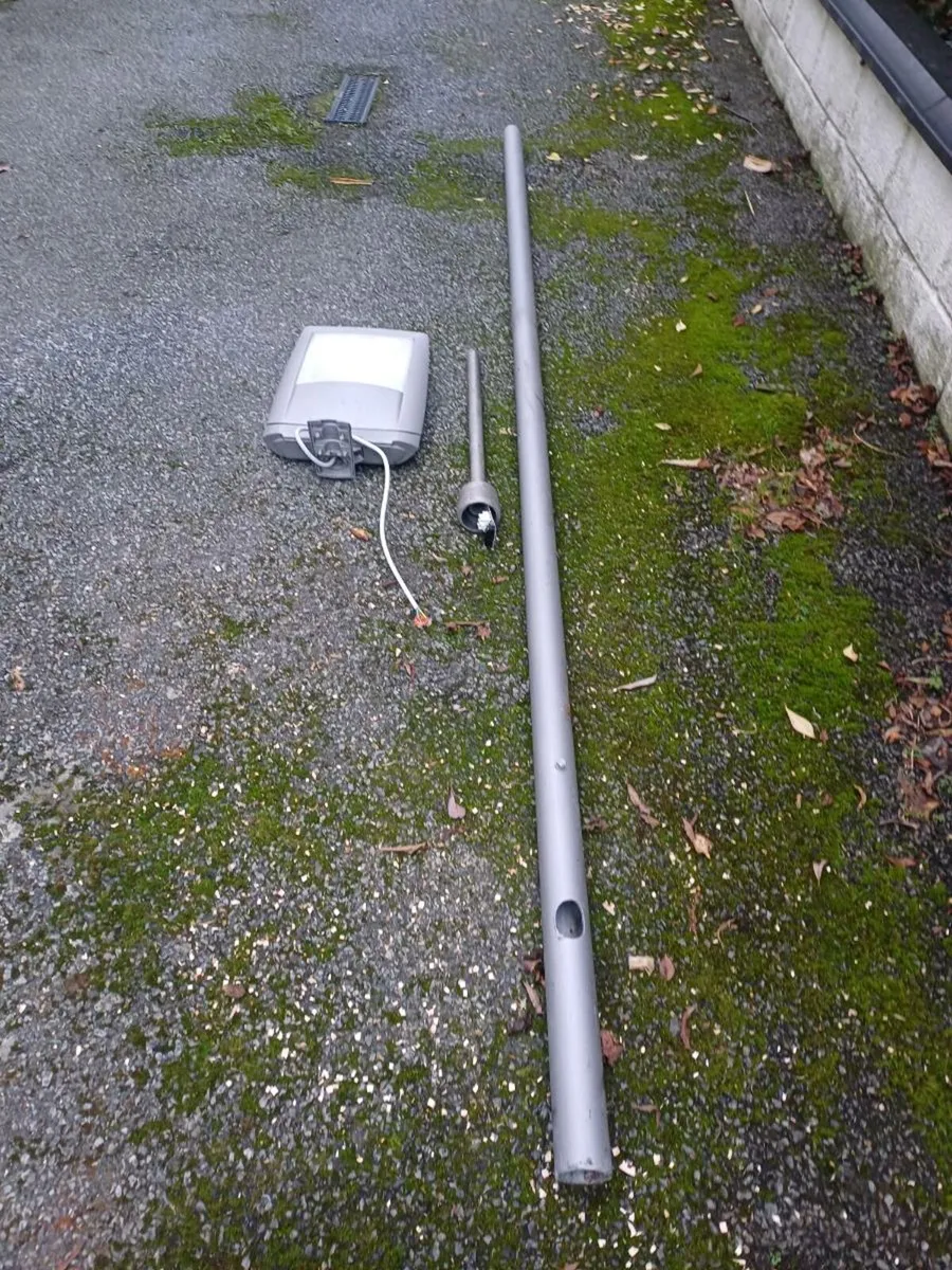 Lighting poles and flood lights - Image 2