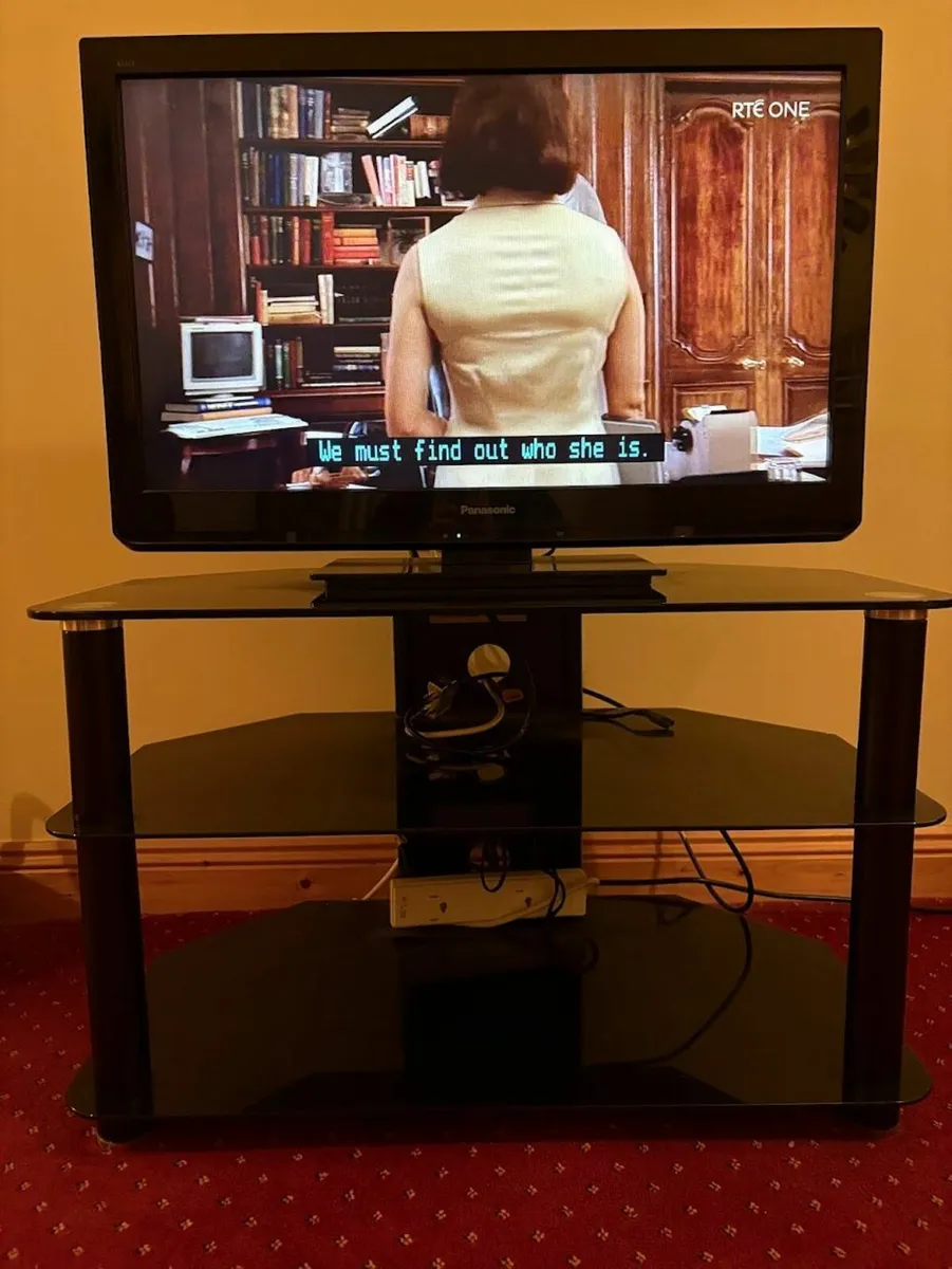 Panasonic 32" TV + Stand - Image 1