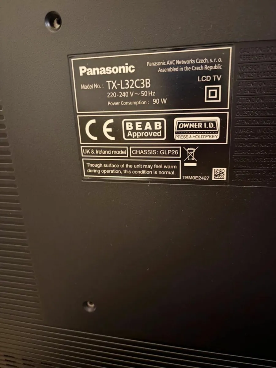 Panasonic 32" TV + Stand - Image 3