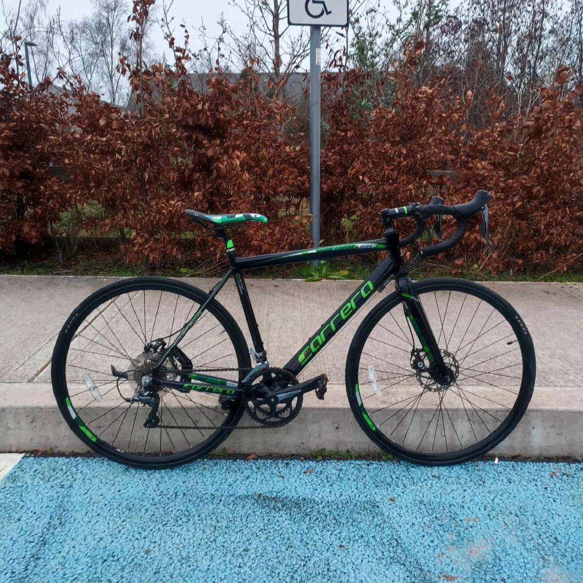 Carrera Vanquish Racer Bike - Image 1