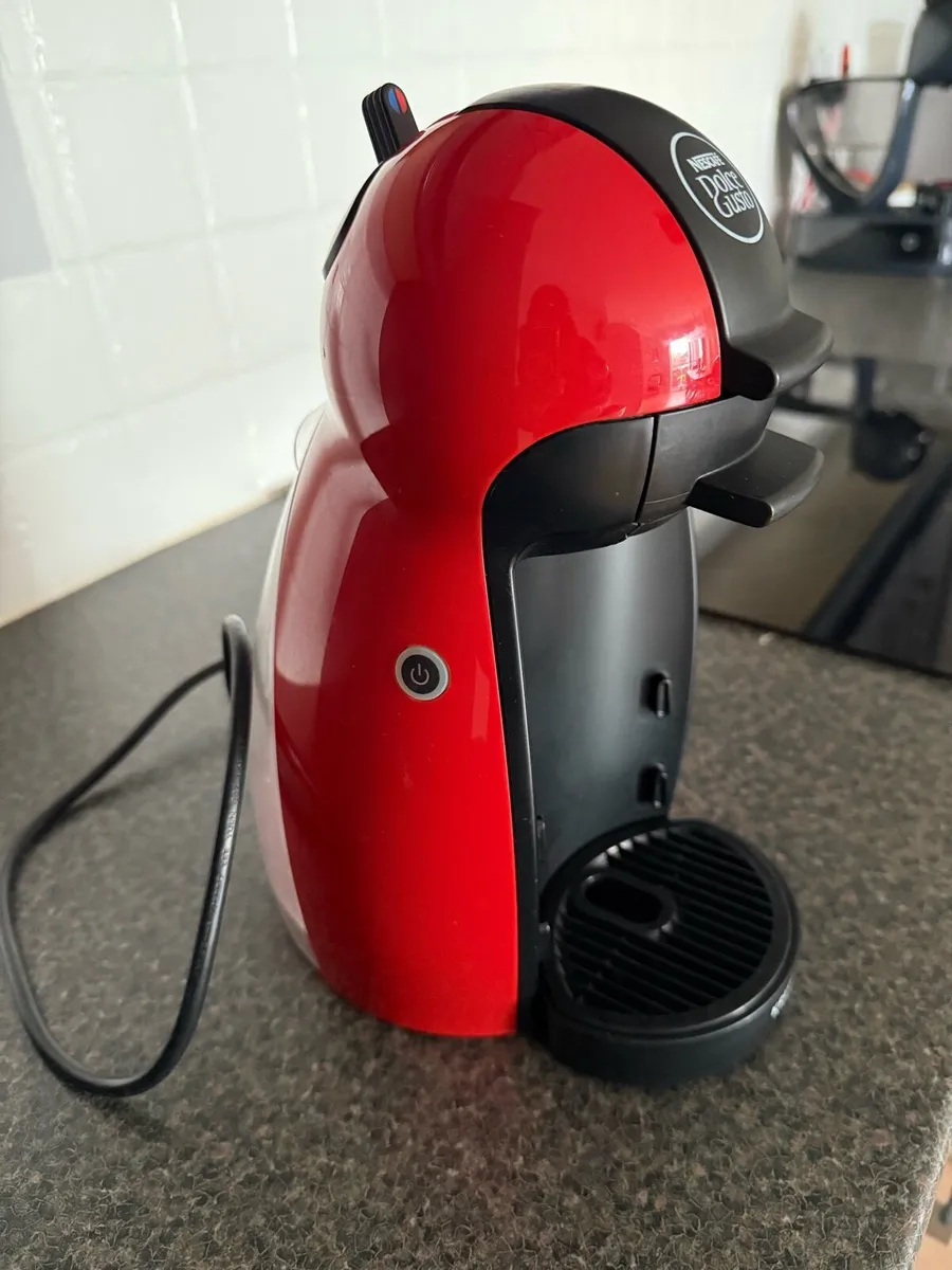 Nescafé Dolce Gusto coffee machine, red and black - Image 3