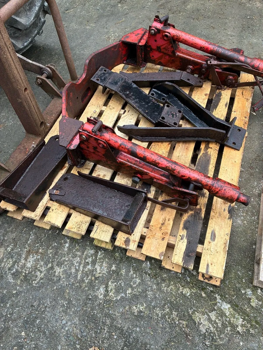 Massey loader brackets - Image 1