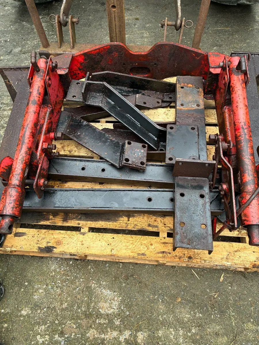 Massey loader brackets - Image 4