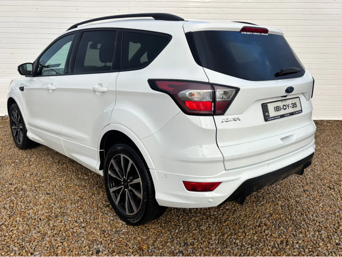 Ford Kuga 1.5 TDCI 120PS ST-LINE - Sunroof - Image 2