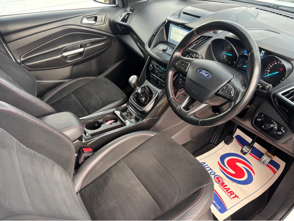 Ford Kuga 1.5 TDCI 120PS ST-LINE - Sunroof - Image 3