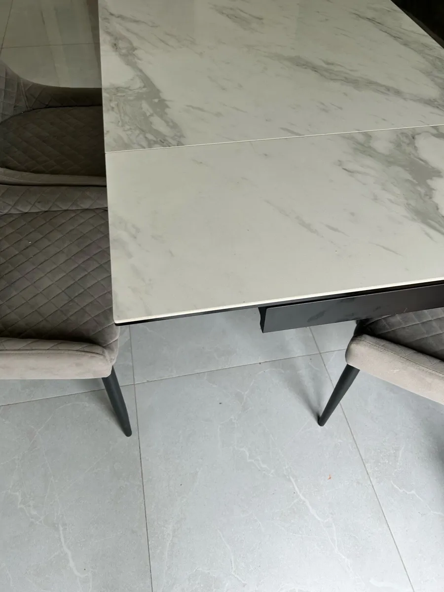 Dining table - Image 3