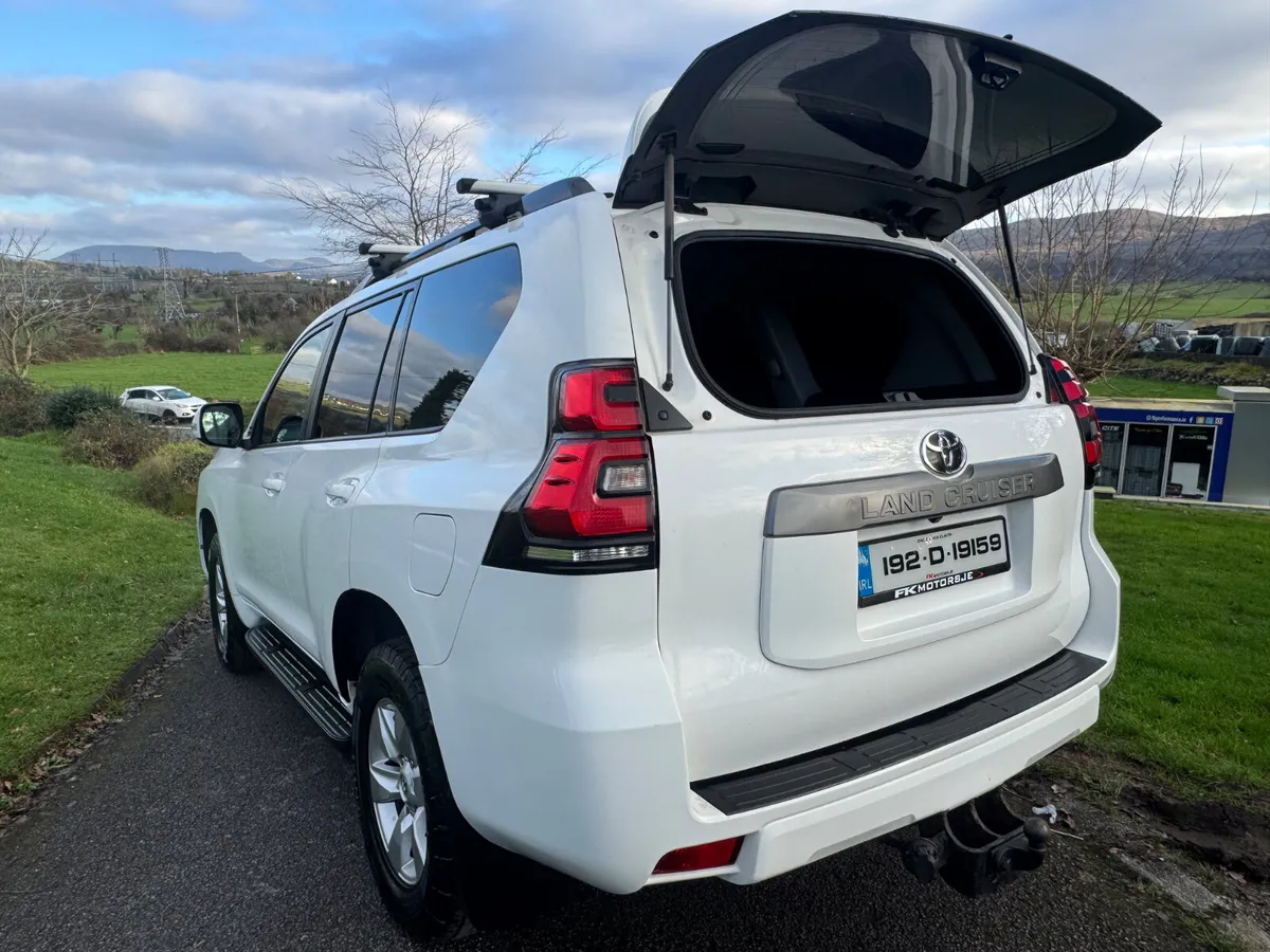 Toyota Land Cruiser 2019 + vat - Image 4