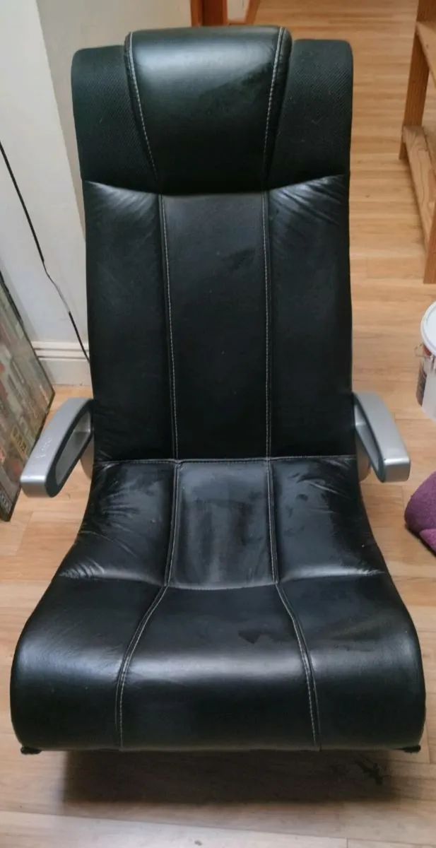 X Rocker Gaming chair. Great condition, sold as se - Image 1