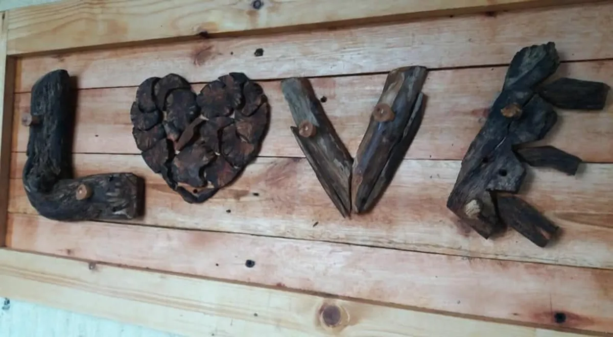 Rustic Driftwood love woodart display - Image 2