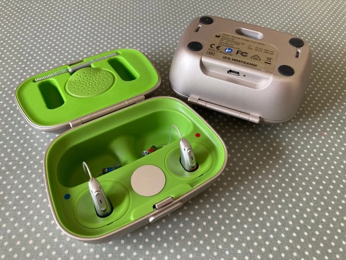 Phonak Audeo Marvel M90-R Hearing Aids - Image 1