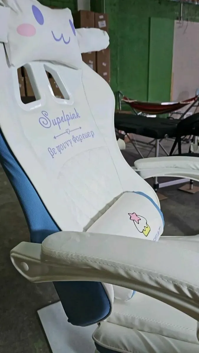 Chair for boys or girls brand new - Image 4