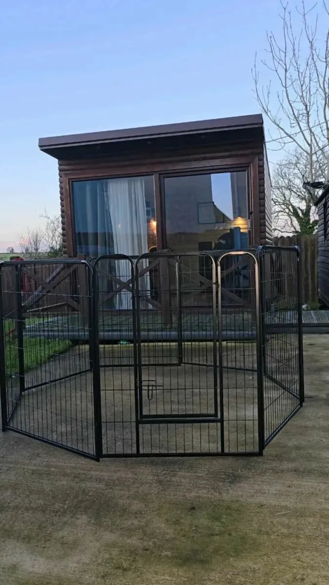 Enclosure 8 panels brand new - Image 4