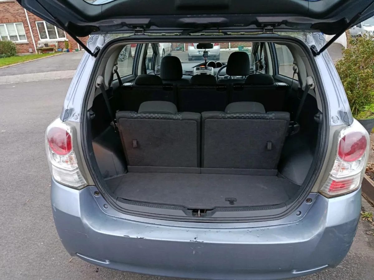 TOYOTA VERSO - Image 4