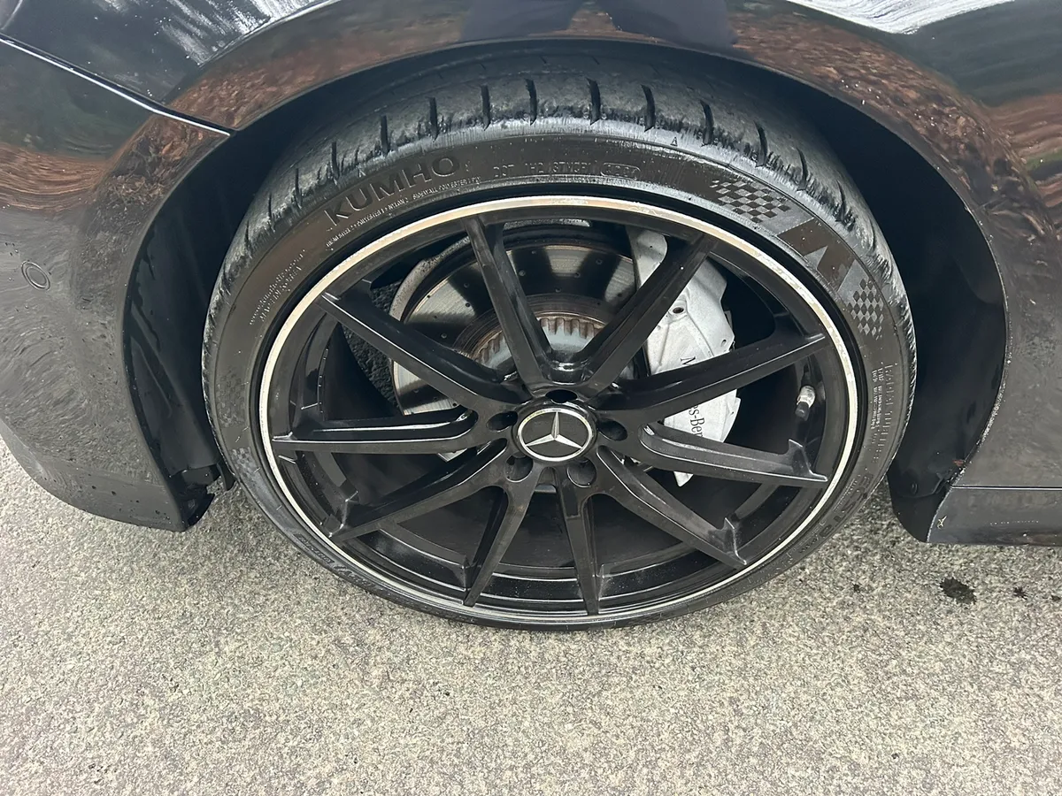 182 MERCEDES E220CDI AMG PREMIUM NIGHT PACK - Image 4