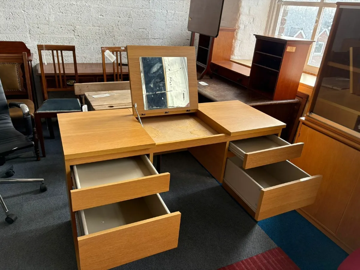 Preowned Desk/Vanity w1250mm - £60+VAT - Image 3