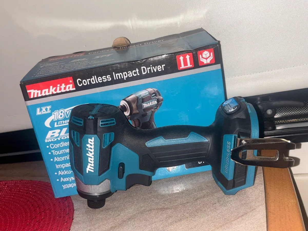 Makita DTD173 18V Ixt brushless impact driver - Image 1