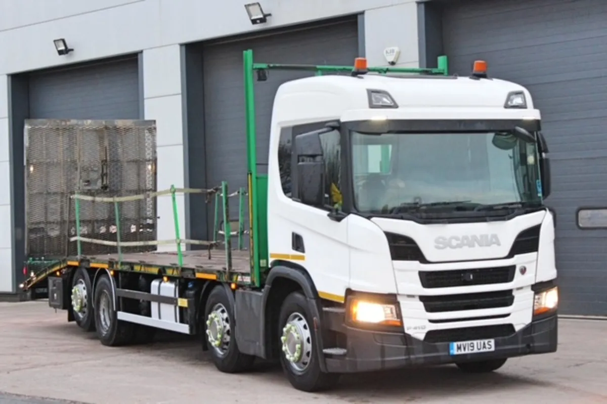 2019 SCANIA P410 8X2 BEAVER-TAIL - Image 1