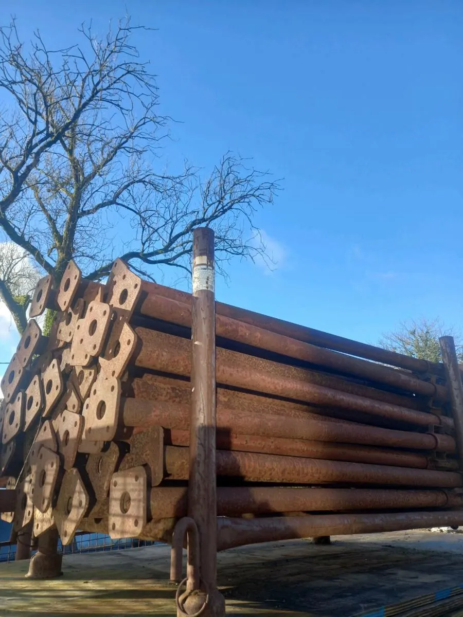 Acrows from25euro each - Image 3