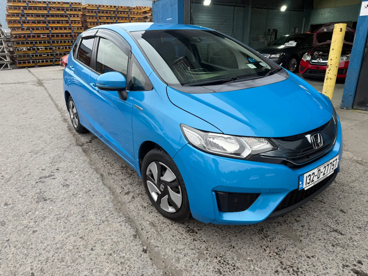 2013 Honda Fit Hybrid Automatic - Image 3