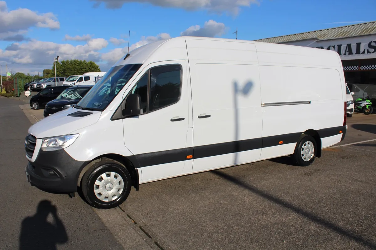 2024 Mercedes-Benz Sprinter 317 L3H2 Premium - Image 3