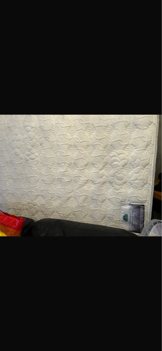 Superking bed and mattress in excellent - Image 2