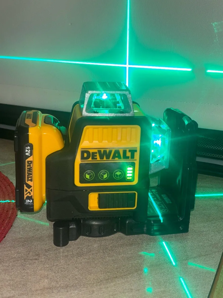 Dewalt 3x360 green lazer level kit DCE089, - Image 1