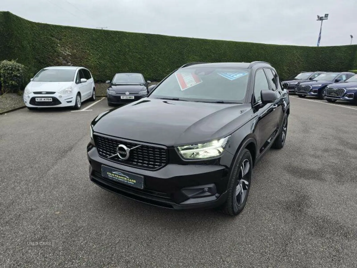 Volvo XC40 R-DESIGN - Image 1