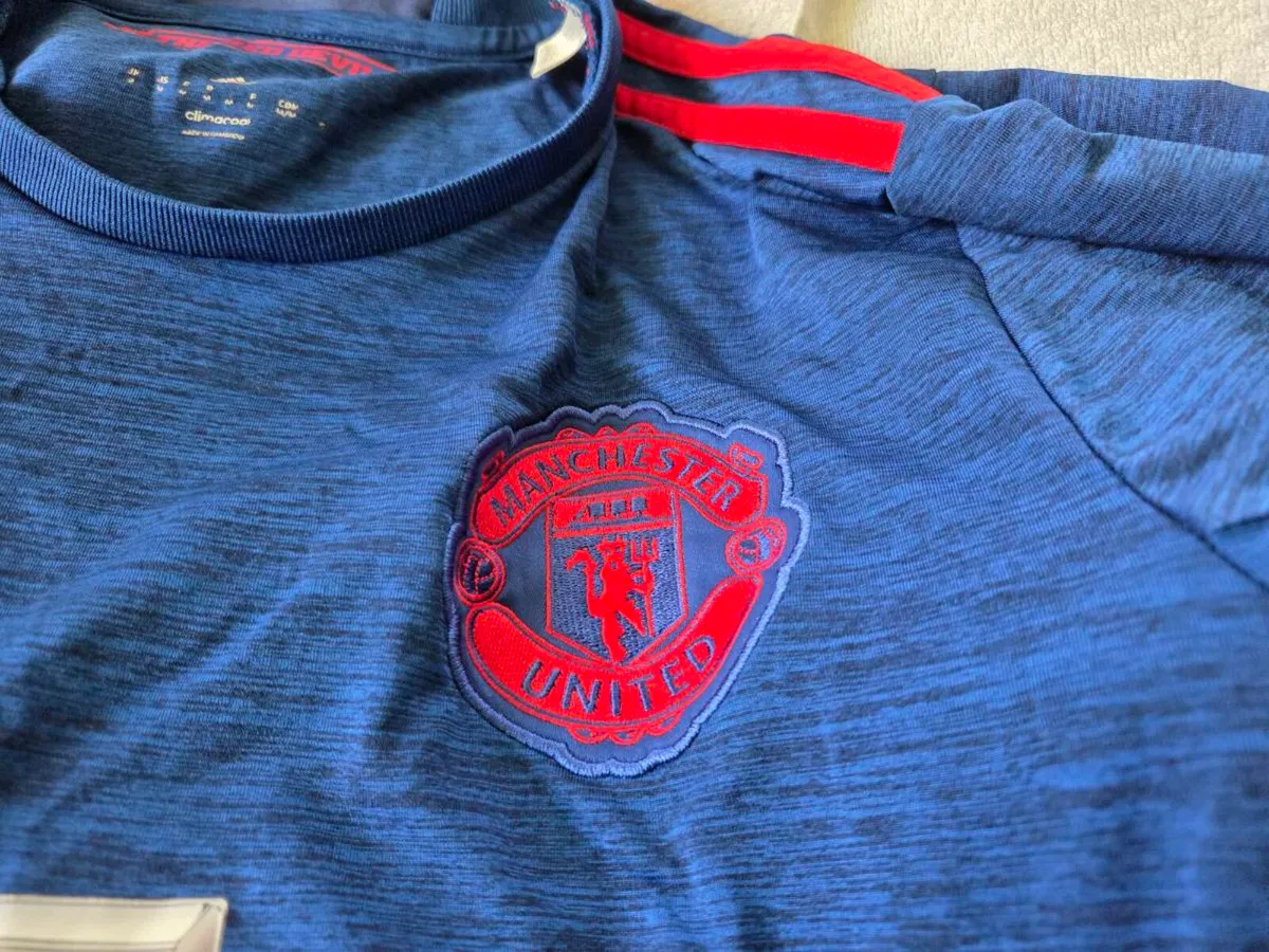 Manchester United Football Club Away Jersey 2016 - Image 4