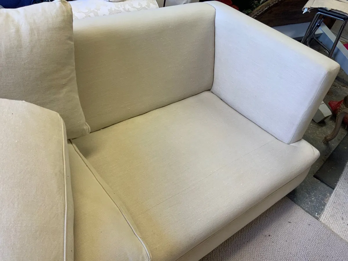 Large cream sofa - Image 3