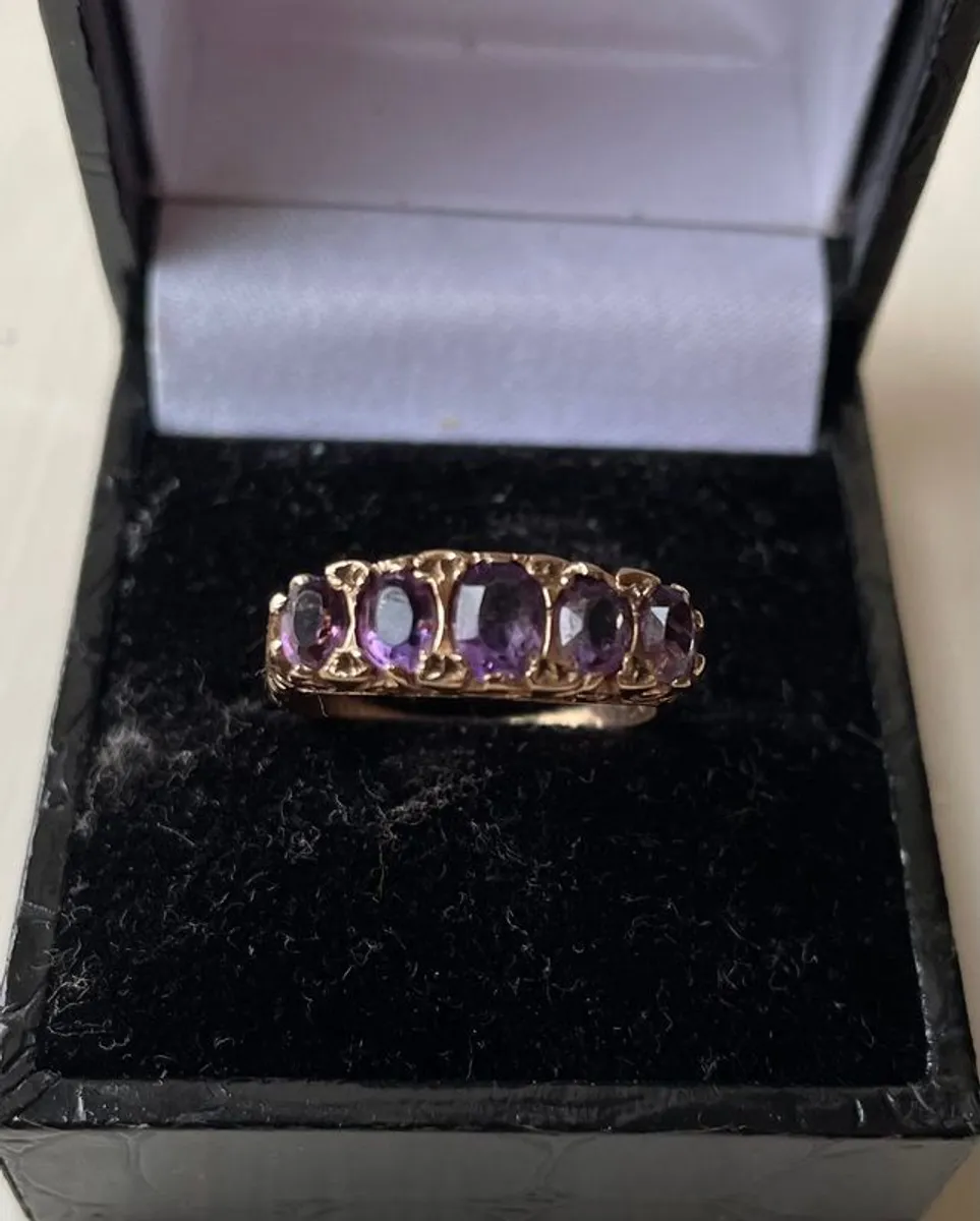 9 ct gold beautiful Amethyst ring - Image 2