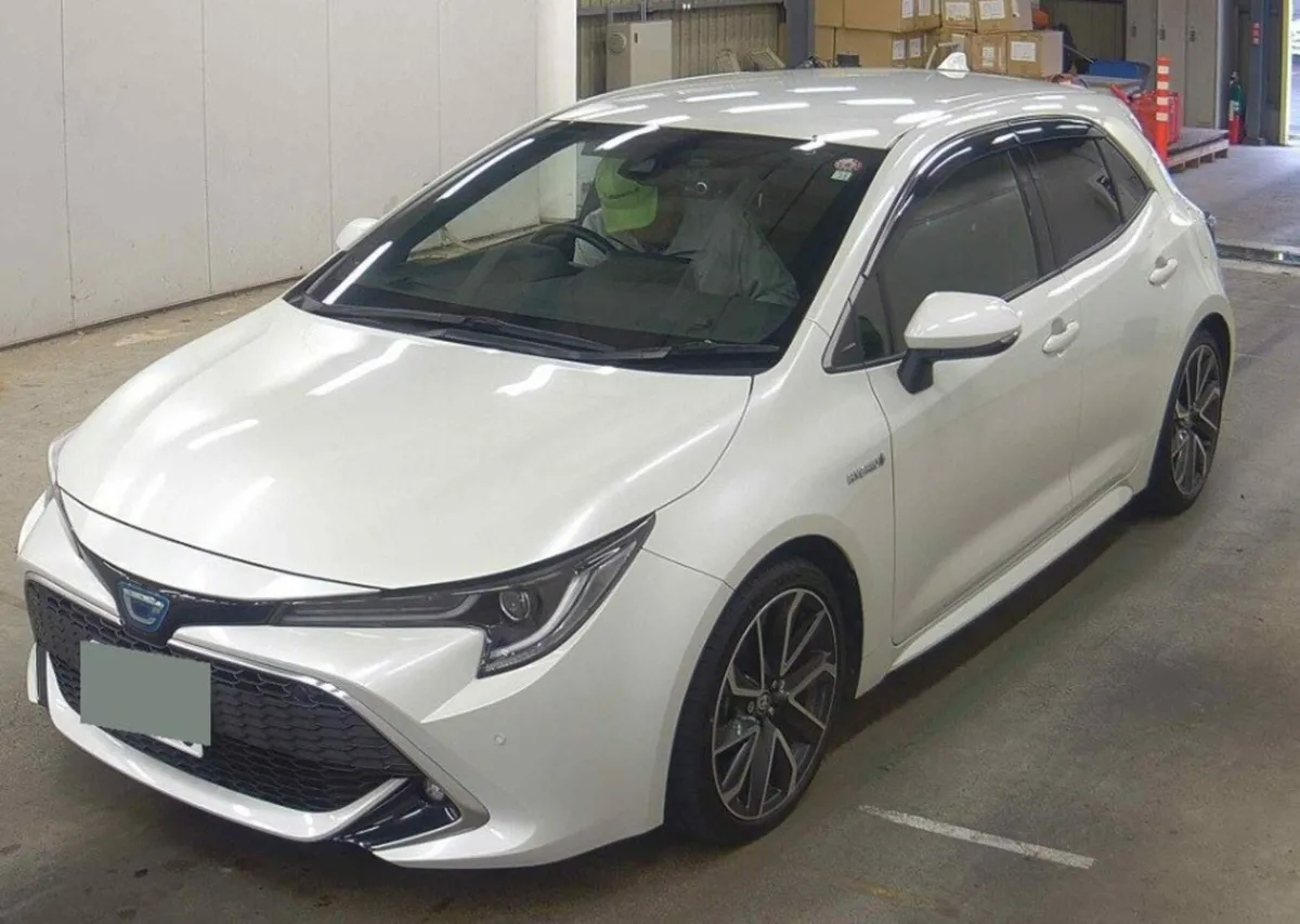 2018 Toyota Corolla Sport Hybrid Automatic - Image 2