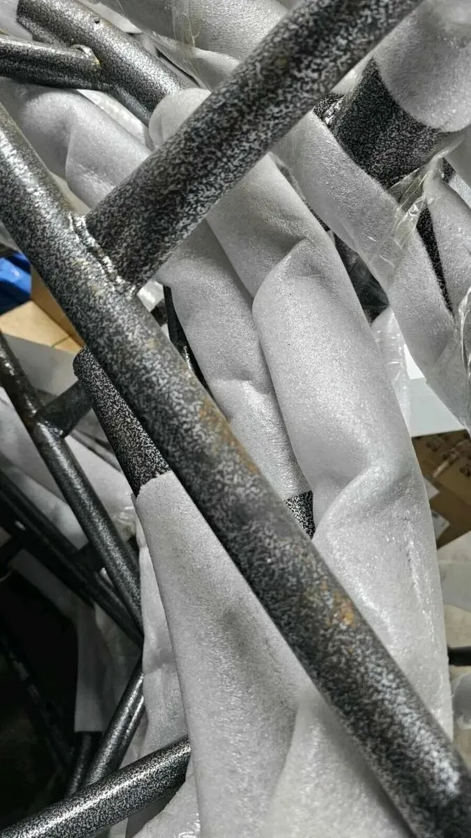 Egg Chair with a slight cosmetic defect on - Image 3