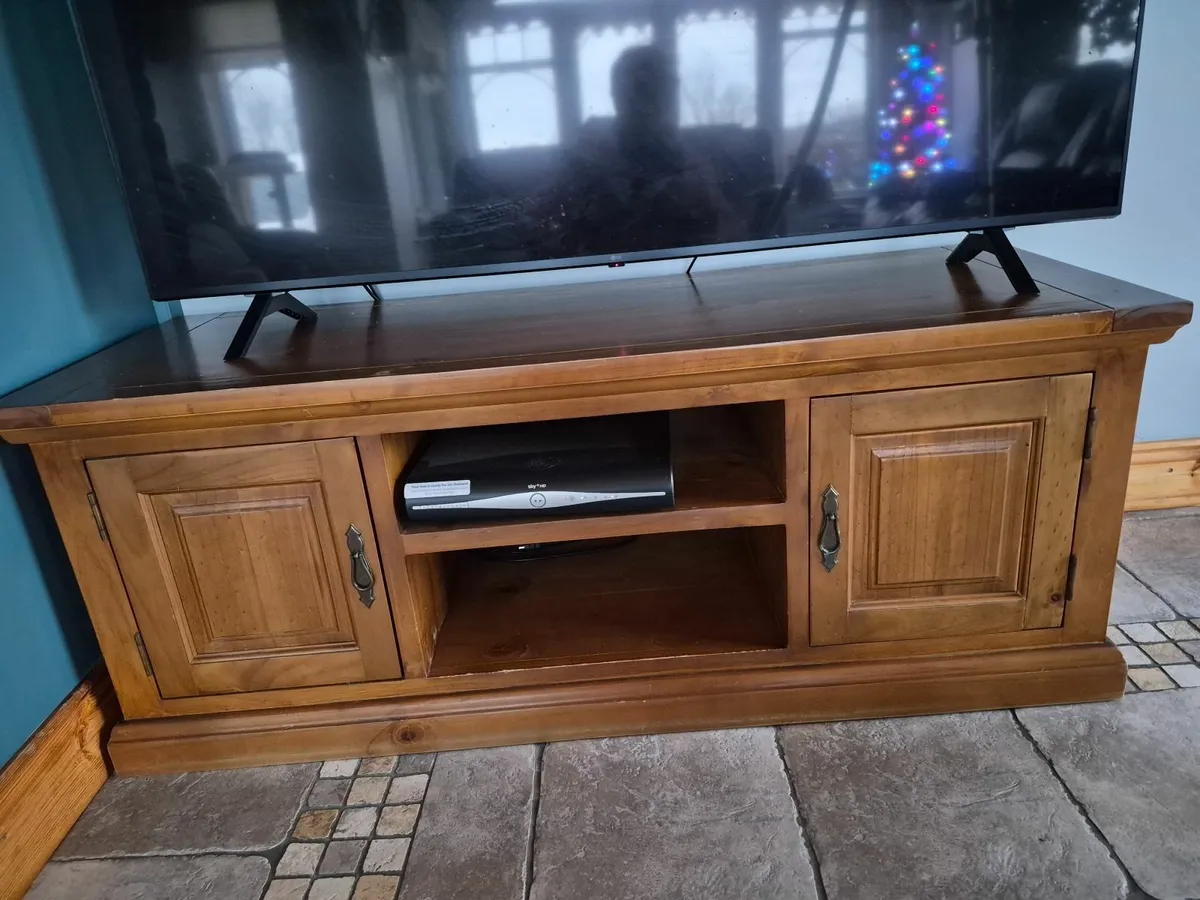 TV cabinet - Image 1