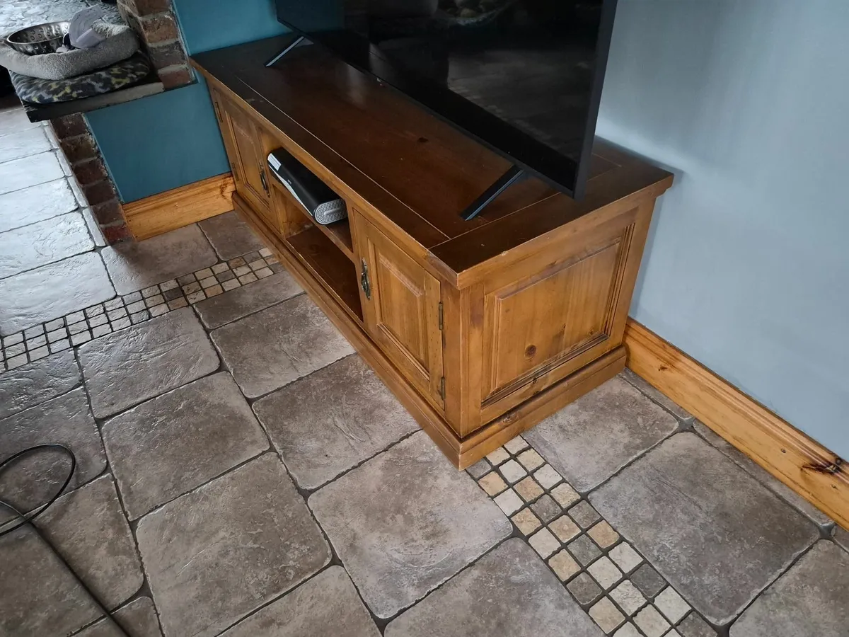 TV cabinet - Image 2